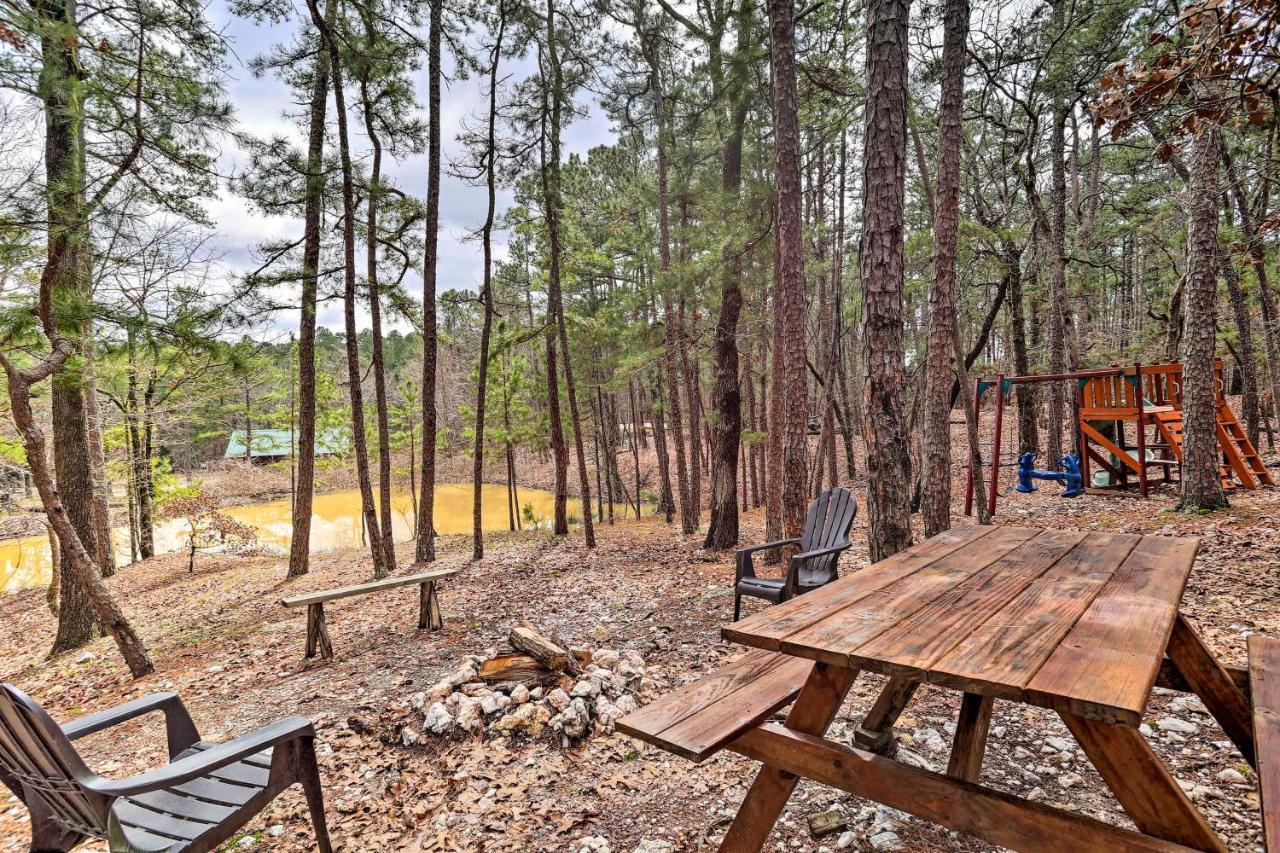 Broken Bow Log Cabin With Fire Pit, Pond, And Deck! Kültér fotó