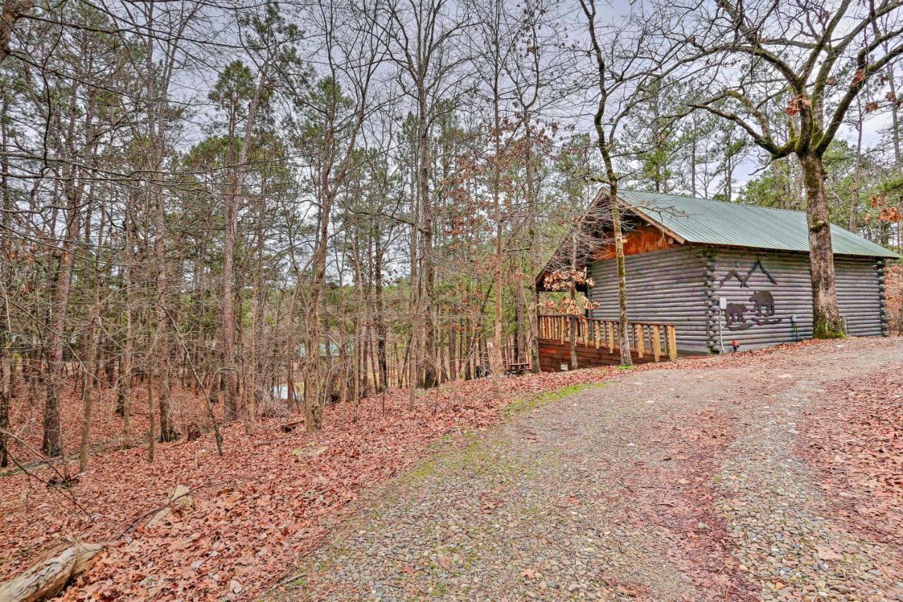 Broken Bow Log Cabin With Fire Pit, Pond, And Deck! Kültér fotó